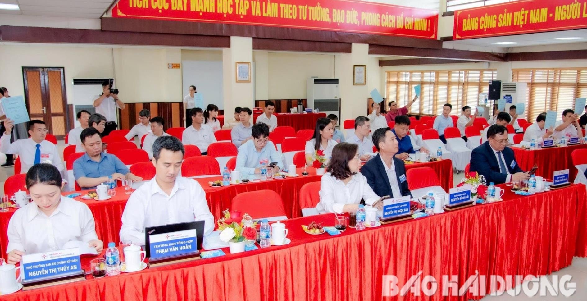 Đại hội đồng cổ đông thường niên năm 2025 của Công ty CP Nhiệt điện Phả Lại có sự tham dự của 39 cổ đông và đại diện cổ đông, đại diện gần 80% tổng số cổ phần có quyền biểu quyết 
