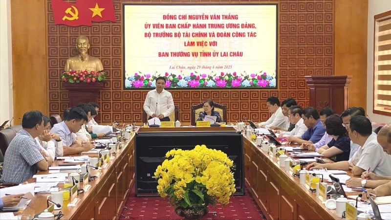 Đoàn công tác của Bộ Tài chính làm việc với Ban Thường vụ tỉnh Lai Châu.