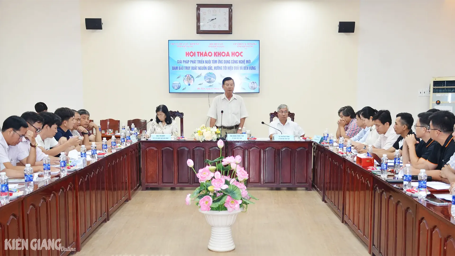 Ứng dụng cao nghệ cao, hướng đến sản xuất tôm an toàn, bền vững