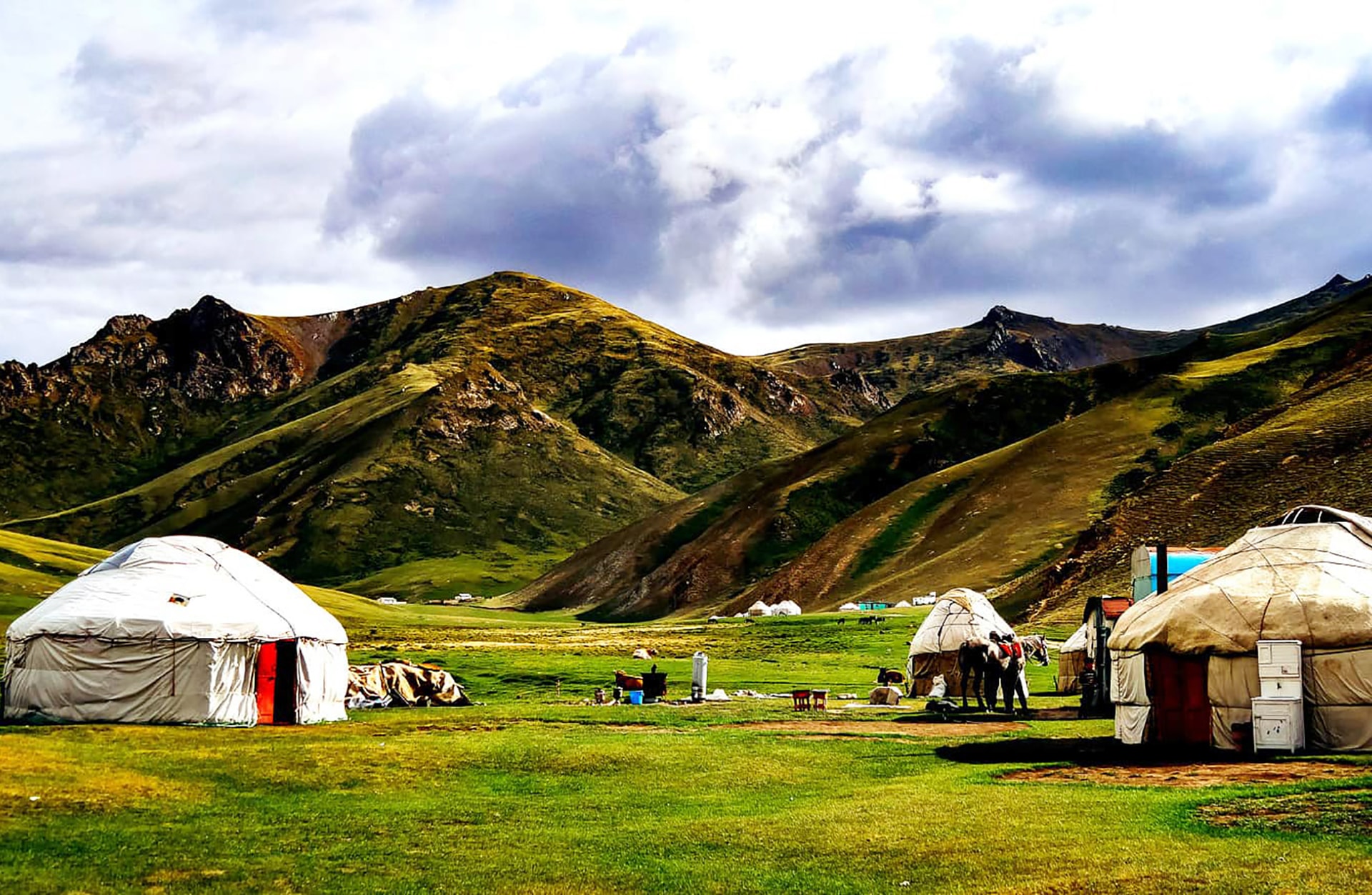 trai-nghiem-van-hoa-du-muc-dich-thuc-tai-kyrgyzstan.jpg
