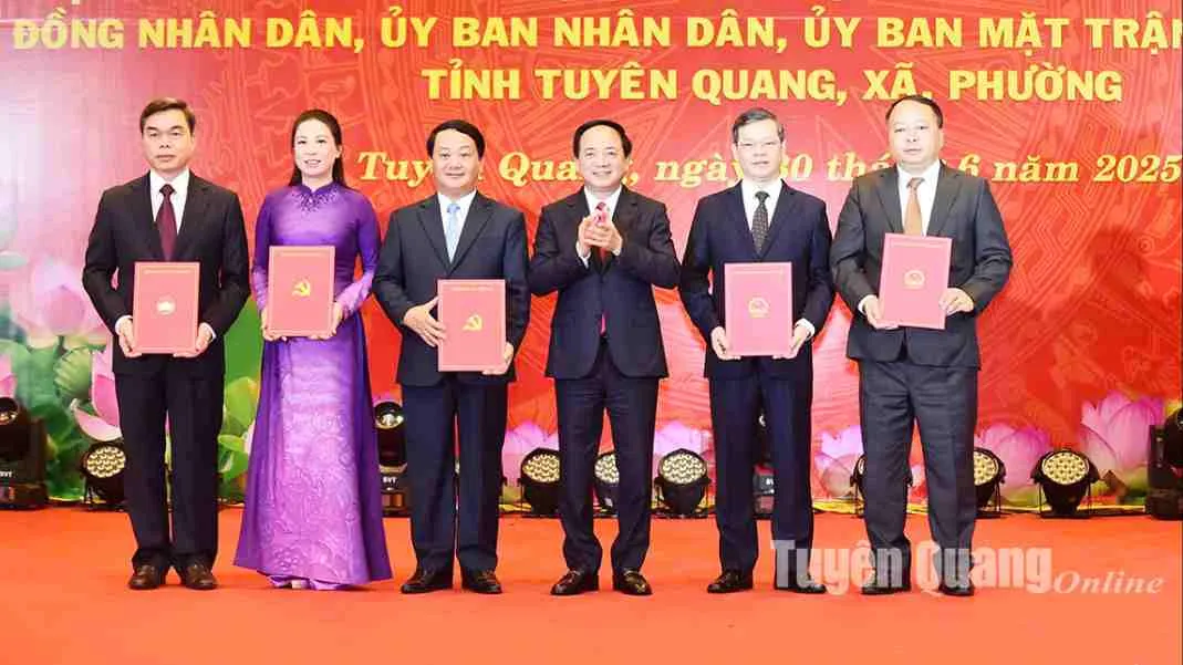 ពិធីប្រកាសខេត្ត Tuyen Quang ថ្មី។