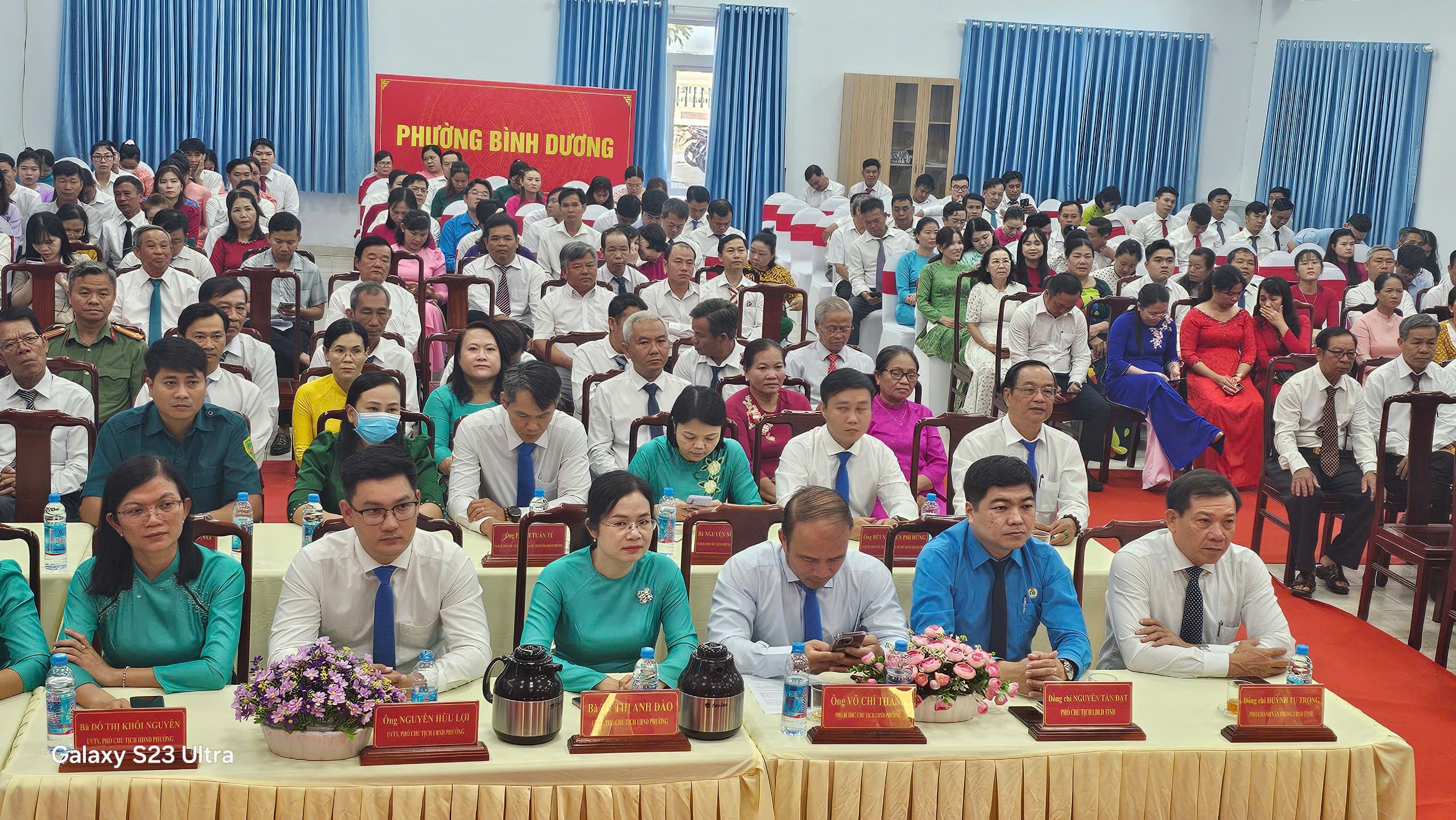 Cảm xúc đặc biệt của người dân TP HCM trong ngày trọng đại - Ảnh 14.