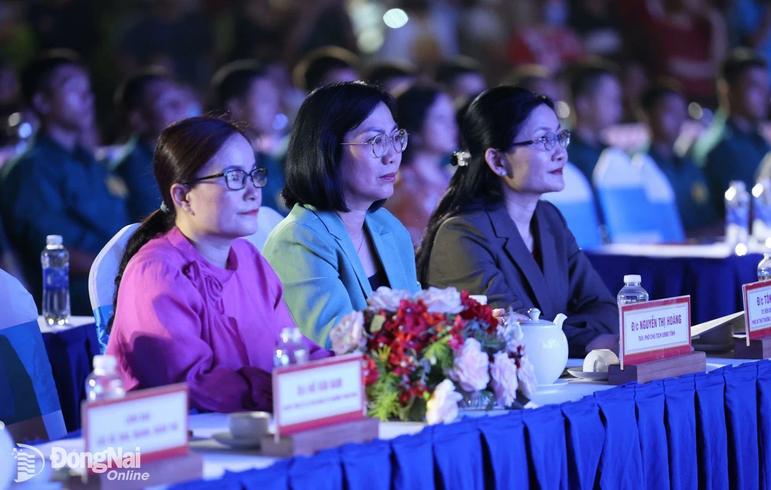 Các đồng chí lãnh đạo tỉnh tham dự chương trình nghệ thuật mừng sự kiện tỉnh Đồng Nai (mới) và các xã, phường chính thức đi vào hoạt động. Ảnh: My Ny