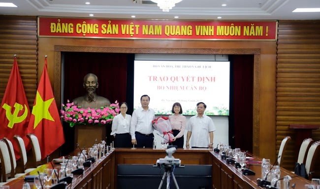 Bổ nhiệm Phó Cục trưởng Cục Du lịch Quốc gia Việt Nam và Phó Vụ trưởng Vụ Kế hoạch Tài chính, Bộ VHTTDL - Ảnh 6.