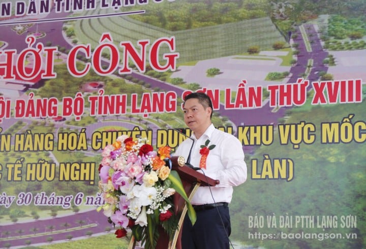 Đồng chí Đoàn Thanh Sơn, Phó Chủ tịch UBND tỉnh phát biểu tại buổi lễ
