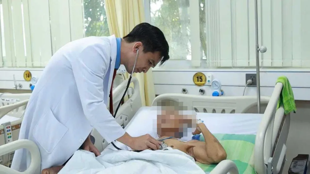Doctor examines and treats patient