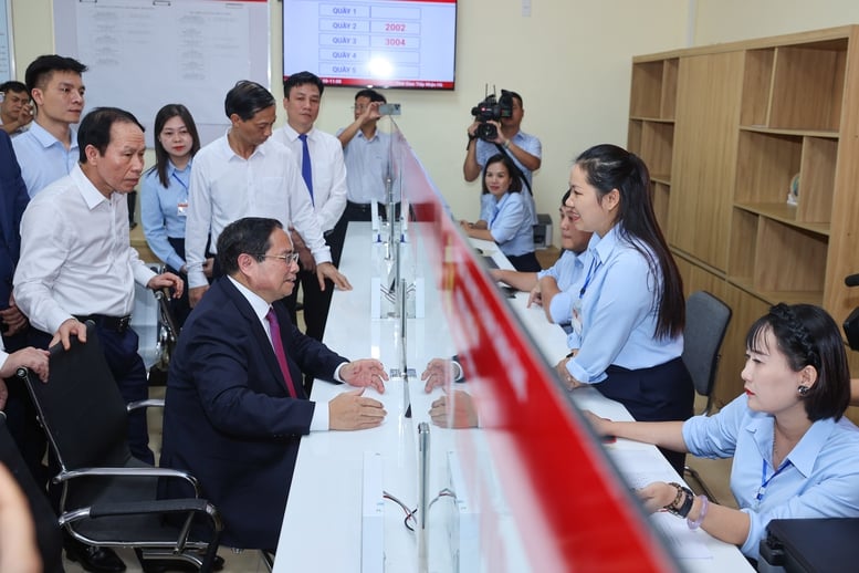 Thủ tướng: Tuyệt đối không để người dân "sợ hay ngại" khi đến cơ quan công quyền- Ảnh 2.