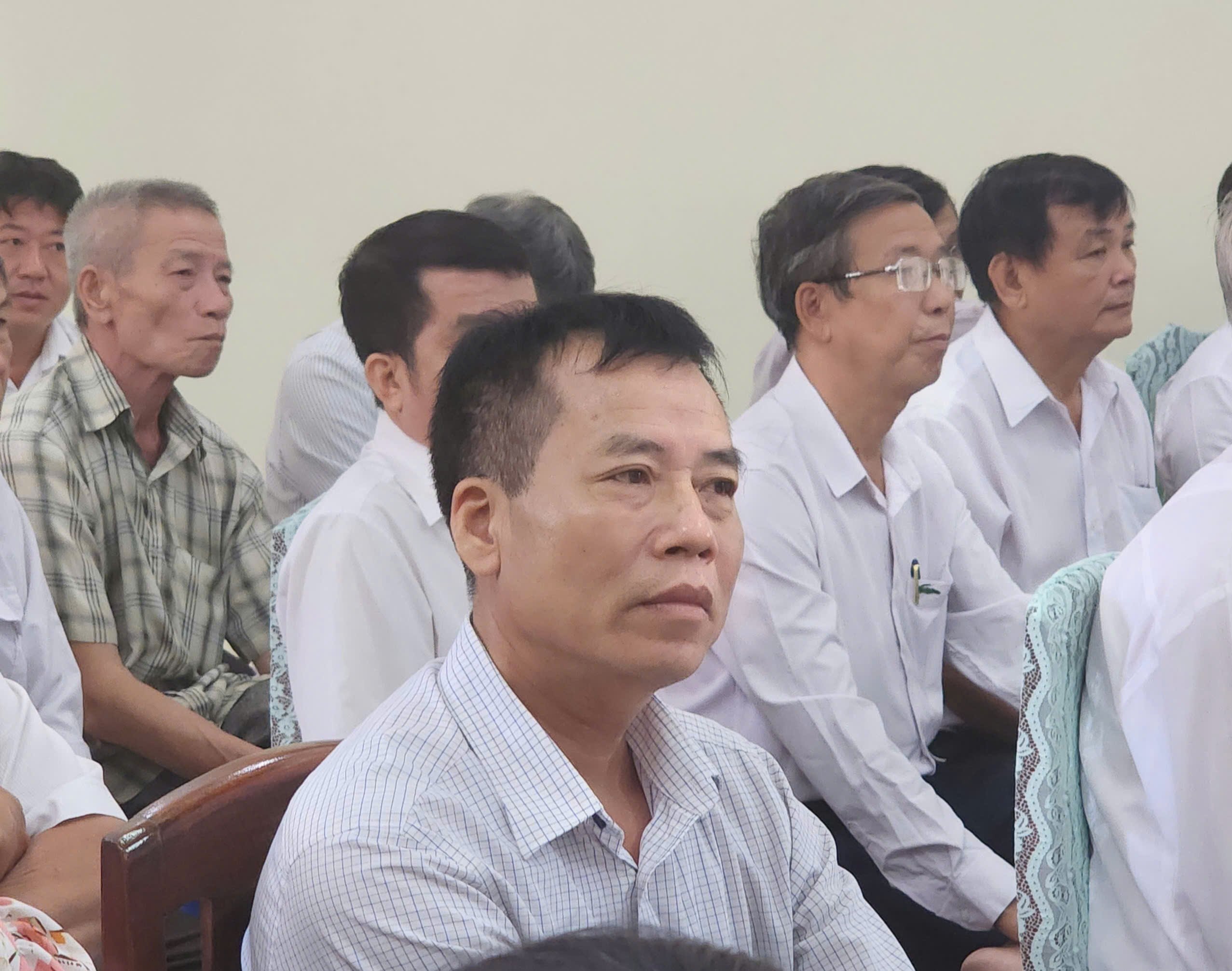 Cảm xúc đặc biệt của người dân TP HCM trong ngày trọng đại - Ảnh 5.