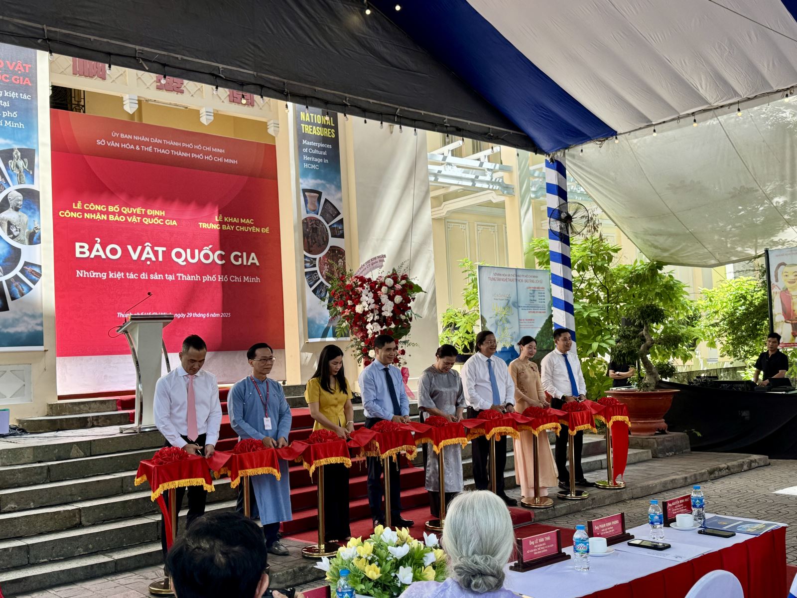 17 bảo vật quốc gia hội tụ tại TP Hồ Chí Minh - Ảnh 1.