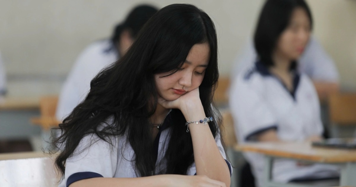 Đề thi tiếng Anh tốt nghiệp THPT: Đánh giá hay đánh đố?