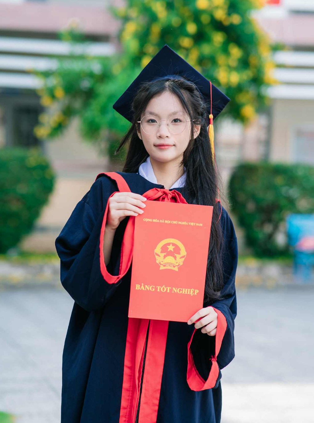 Nữ sinh từng ngán chữ, viết 9 trang, thành thủ khoa môn văn thi lớp 10 - 1