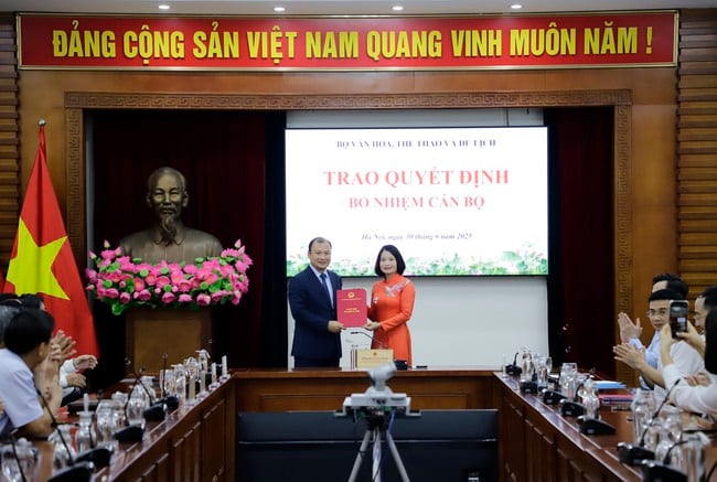 Bổ nhiệm Phó Cục trưởng Cục Du lịch Quốc gia Việt Nam và Phó Vụ trưởng Vụ Kế hoạch Tài chính, Bộ VHTTDL - Ảnh 2.