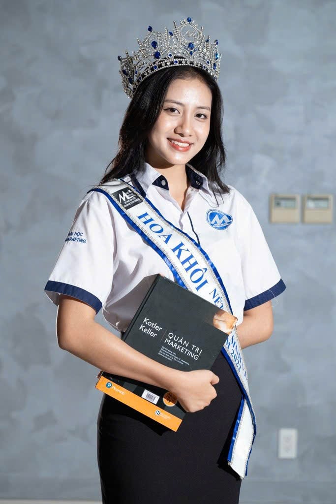 Hai hoa hậu đăng quang trong 2 ngày, cùng học một trường đại học - 5
