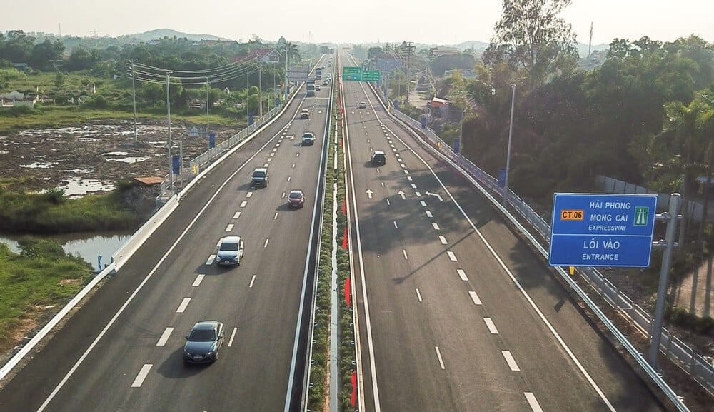 Hạ tầng giao thông thuận lợi đã góp phần thúc đẩy kinh tế tỉnh Quảng Ninh phát triển. (Nguổn: Internet)