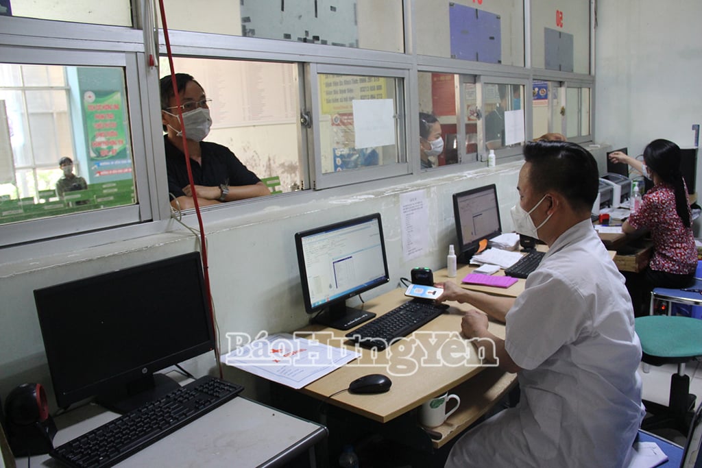 Thực hiện thủ tục đăng ký khám, chữa bệnh BHYT tại Bệnh viện Đa khoa tỉnh