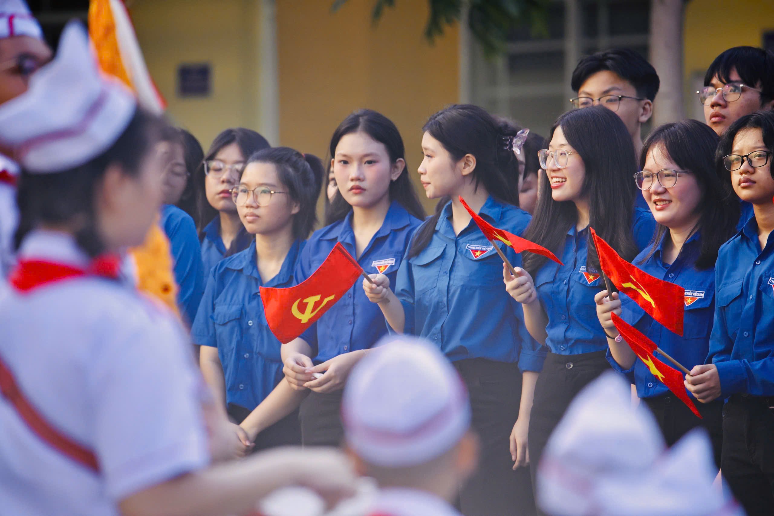 Cảm xúc đặc biệt của người dân TP HCM trong ngày trọng đại - Ảnh 8.