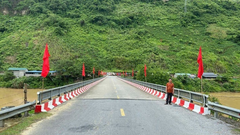Cầu Pa Tần xã Pa Tần (mới) kết nối giao thông các xã Pa Tần, Nậm Ban và Trung Chải cũ.