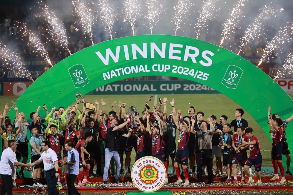 CAHNクラブの素晴らしい優勝、ポルキングコーチの輝かしい初優勝 - 写真4。