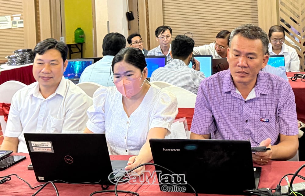 Lớp tập huấn có đội ngũ kĩ thuật hỗ trợ xuyên suốt các buổi học diễn ra trong một ngày.