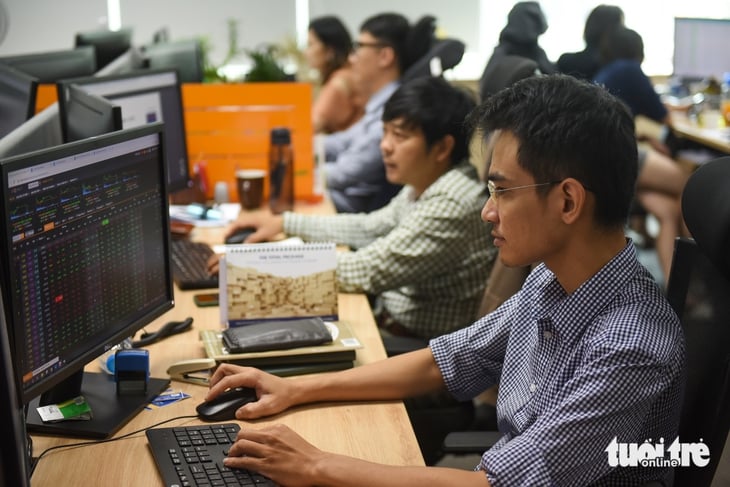 Lãi ròng hơn 1.000 tỉ đồng mỗi năm, hàng chục 'đại gia' Việt đang làm gì?- Ảnh 1.