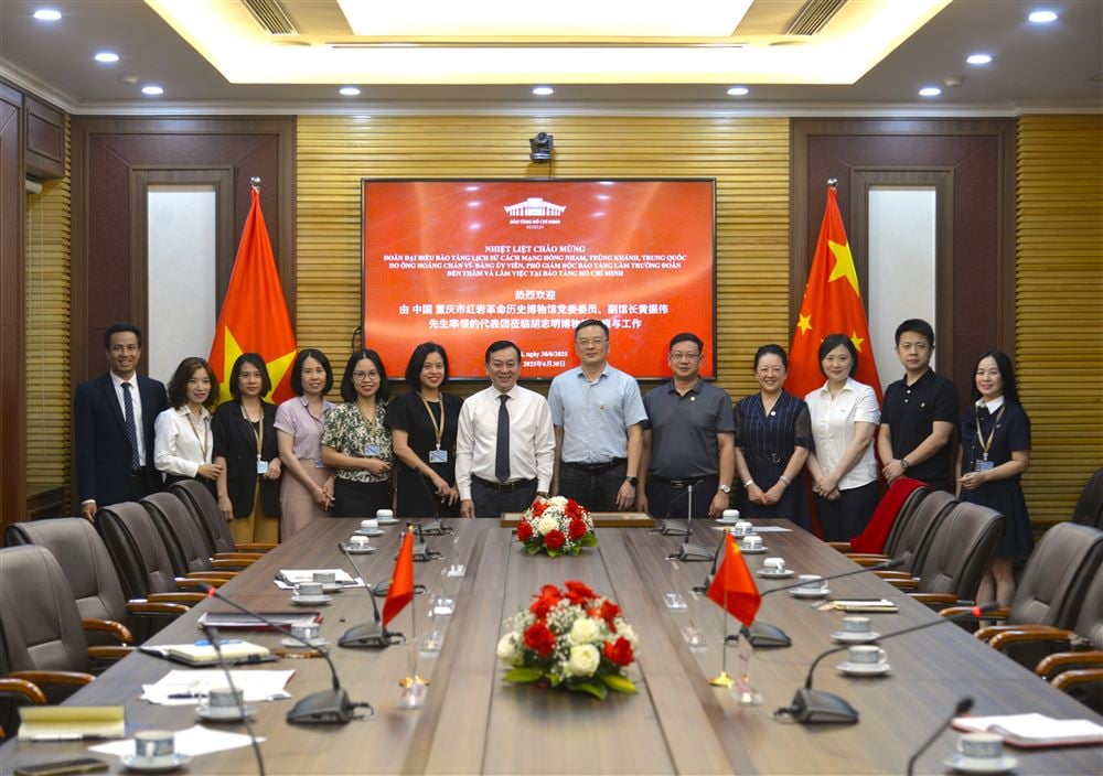 Bảo tàng Hồ Chí Minh, Việt Nam tiếp đón và làm việc với Đoàn công tác Bảo tàng Lịch sử Cách mạng Hồng Nham, Trùng Khánh, Trung Quốc