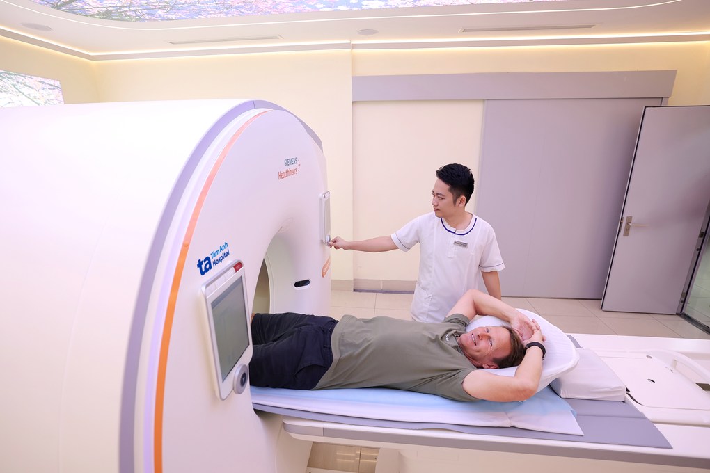 Bệnh viện Đa khoa Tâm Anh chăm sóc chuyên sâu những “đôi chân triệu đô” của bóng đá Anh - 4