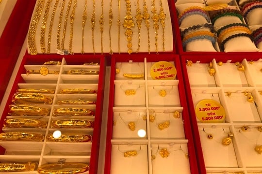Am Morgen des 19. Juni blieben die inländischen Goldpreise weiterhin stabil.