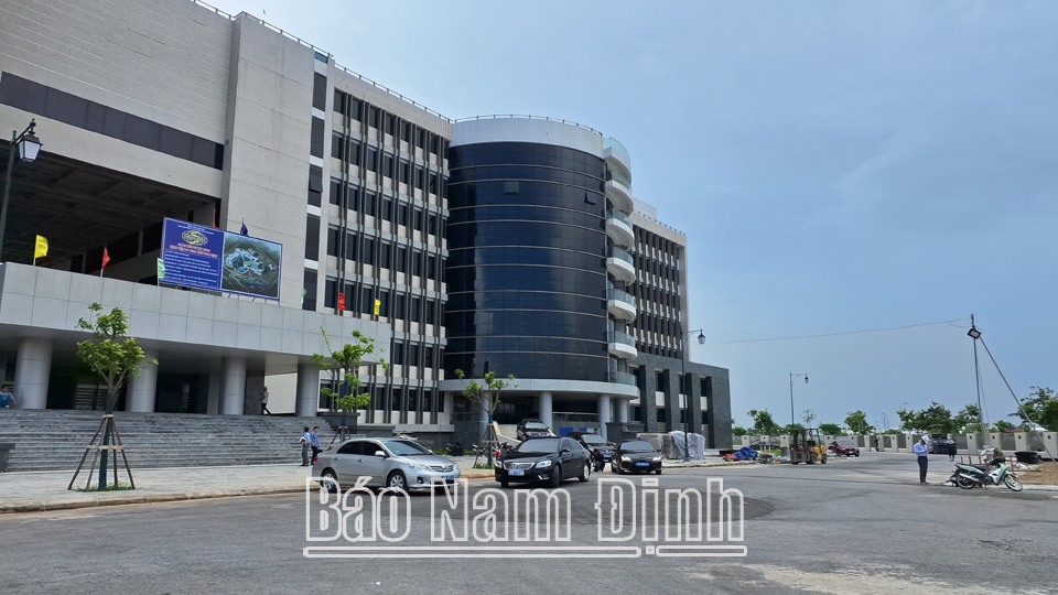 Công trình  Bệnh viện Đa khoa tỉnh đang được khẩn trương hoàn thành các hạng mục cuối cùng.