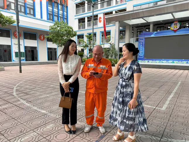 Strict control of 10th grade exam sites in Hanoi photo 2