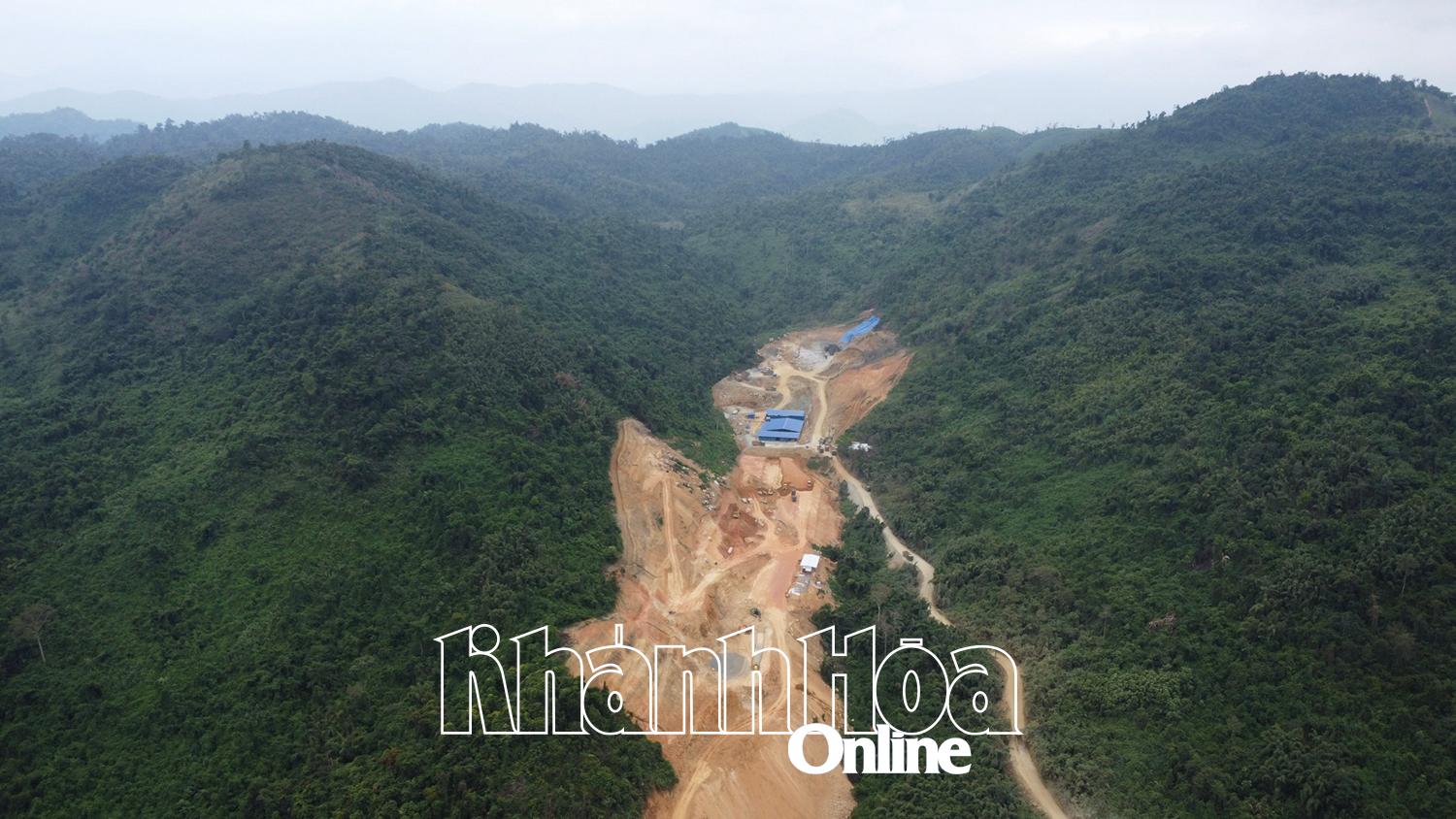 Le projet d'autoroute Khanh Hoa - Buon Ma Thuot est accéléré pour être achevé début 2027.