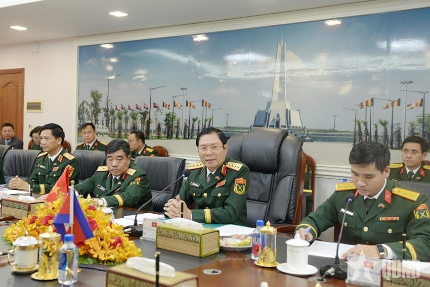 Việt Nam - Campuchia tăng cường phối hợp quân sự, bảo vệ biên giới hòa bình