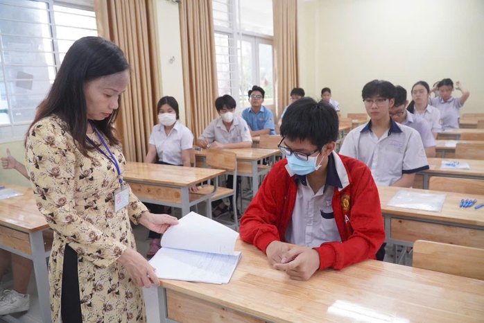 Thi lớp 10 tại TP HCM: Nâng cao trách nhiệm cán bộ coi thi - Ảnh 1.