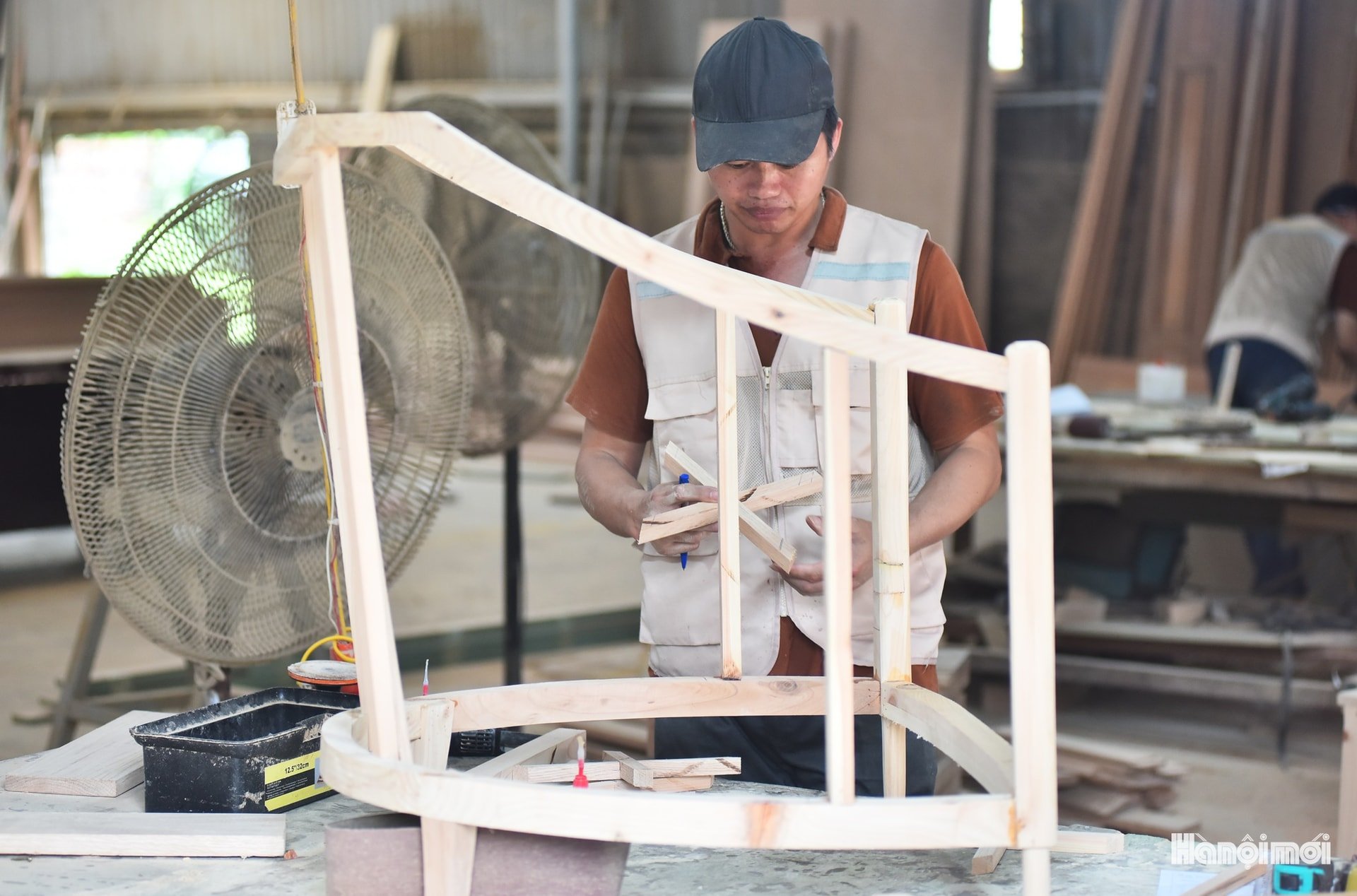 Les artisans non seulement préservent, mais développent également des techniques de sculpture, de transformation et de travail du bois. Au fil du temps, la conception et la qualité des produits sont constamment améliorées, afin de répondre aux besoins toujours plus diversifiés du marché.