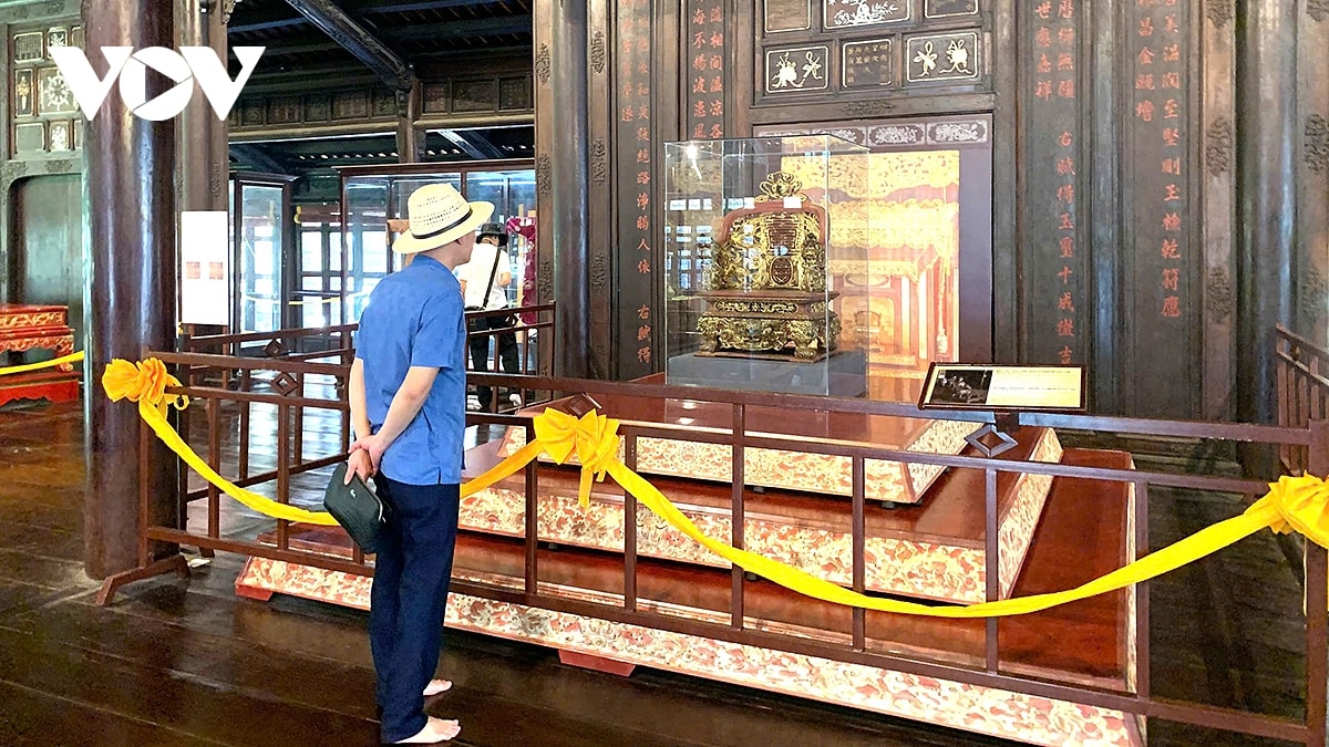 bao tang co vat cung dinh hue lap dat tu kinh bao ve 3 ngai vua trieu nguyen hinh anh 1