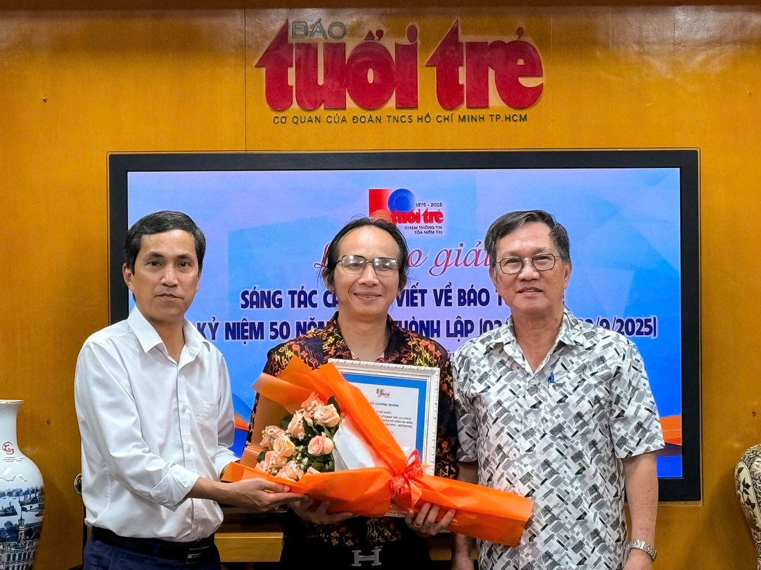 Trao giải cho các nhạc sĩ sáng tác ca khúc về báo Tuổi Trẻ - Ảnh 4.