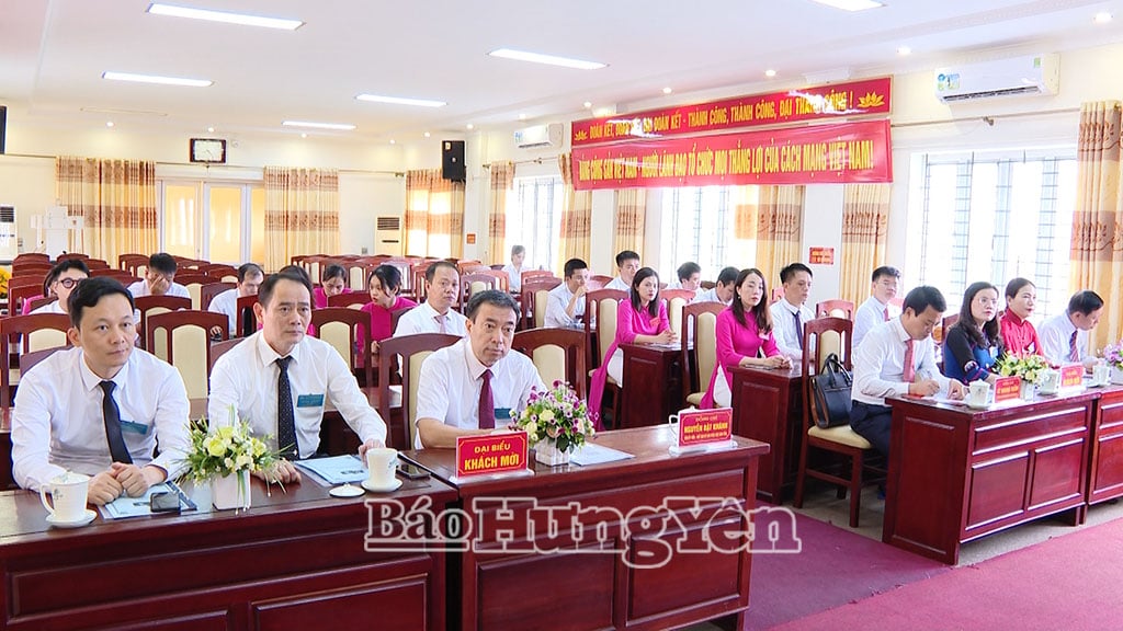 Delegados que asisten al Congreso del Comité Provincial del Frente de la Patria de Vietnam