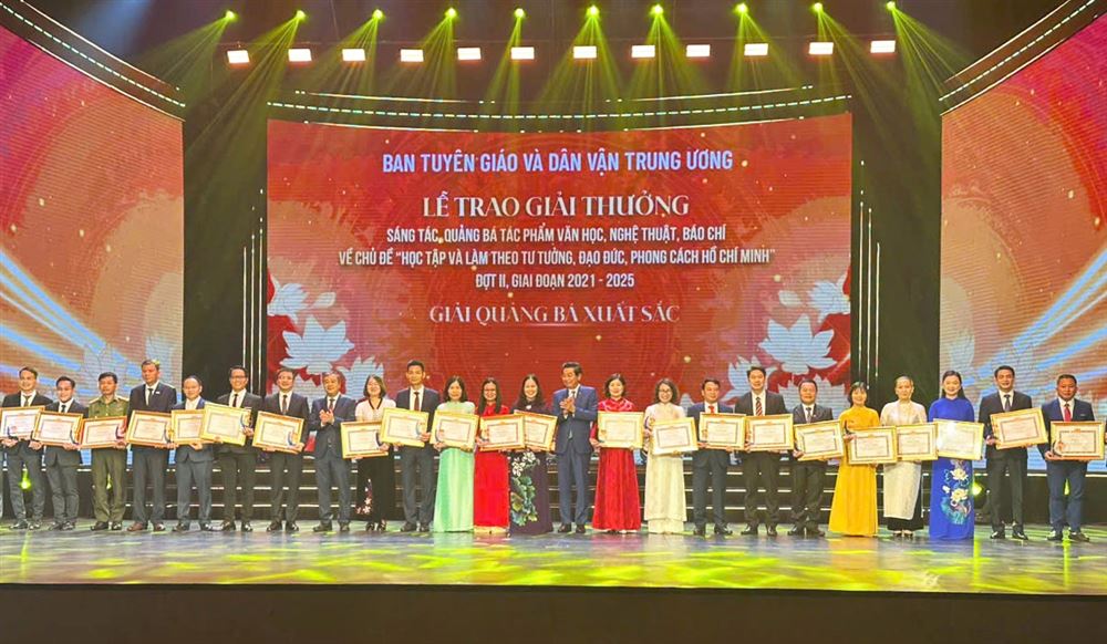 Lễ trao Giải thưởng sáng tác, quảng bá tác phẩm văn học, nghệ thuật, báo chí về chủ đề “Học tập và làm theo tư tưởng, đạo đức, phong cách Hồ Chí Minh” đợt II