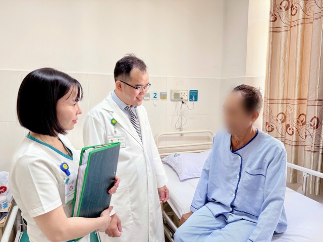 Phẫu thuật nội soi, cắt bỏ u gan sau 60 phút - Ảnh 1.