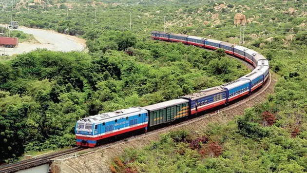 Linh hoạt giá vé, đường sắt hút khách dịp cao điểm hè