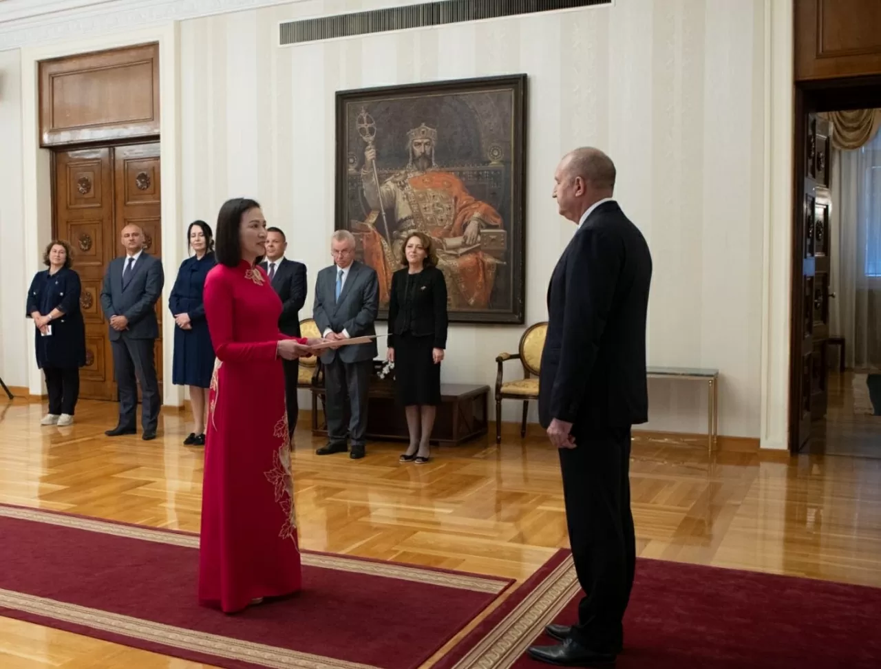 Đại sứ Nguyễn Thị Minh Nguyệt trình Thư ủy nhiệm lên Tổng thống Bulgaria