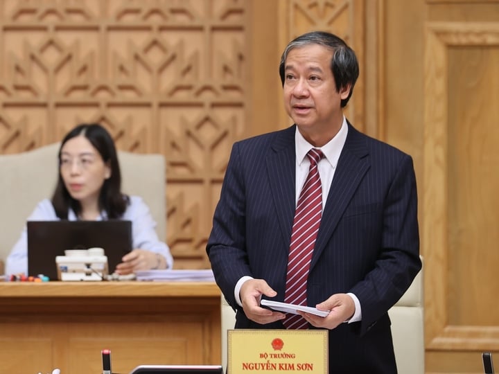 รัฐมนตรีว่าการกระทรวงศึกษาธิการและการฝึกอบรมเหงียน คิม ซอน