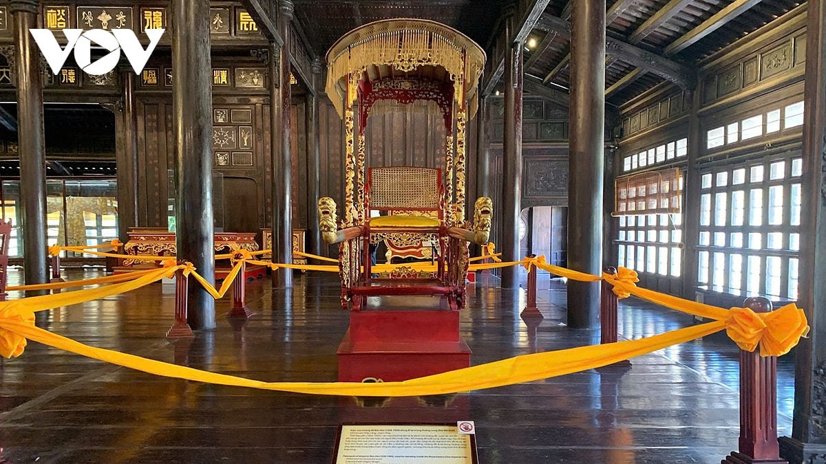 bao tang co vat cung dinh hue lap dat tu kinh bao ve 3 ngai vua trieu nguyen hinh anh 3