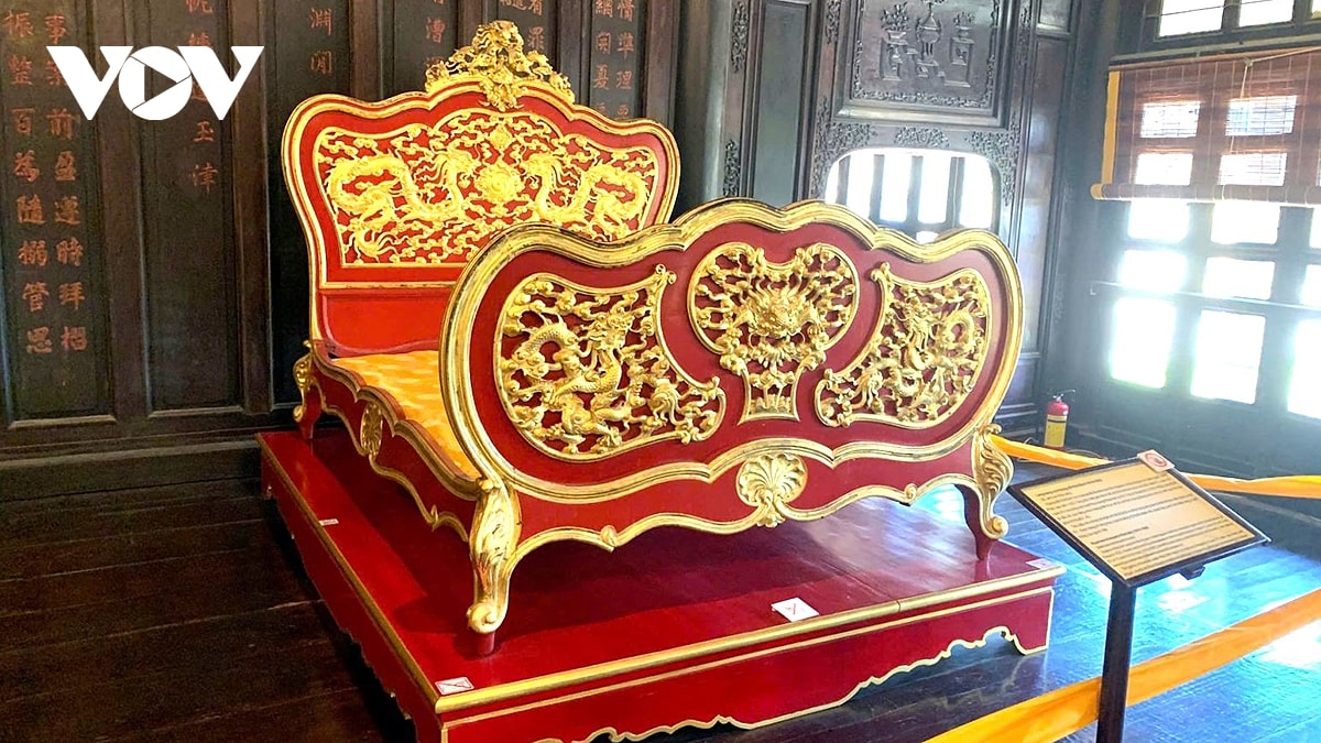 bao tang co vat cung dinh hue lap dat tu kinh bao ve 3 ngai vua trieu nguyen hinh anh 4