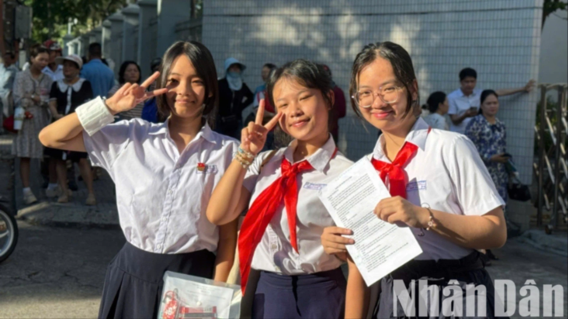 Les élèves de Da Nang ont participé ce matin à l'examen d'entrée en 10e année avec un esprit détendu et confiant. (Photo : ANH DAO)