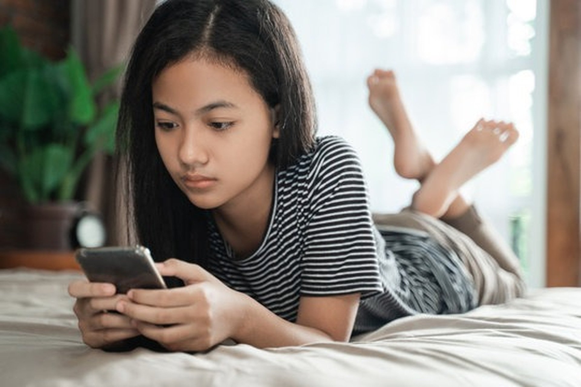 Nữ sinh khủng hoảng vì ảnh cá nhân bỗng nhiên lên web khiêu dâm - 2