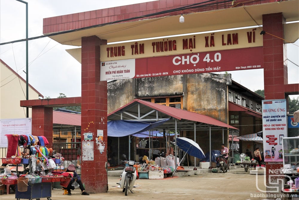 ផ្សារ 4.0 ឃុំ Lam Vi (Dinh Hoa)។