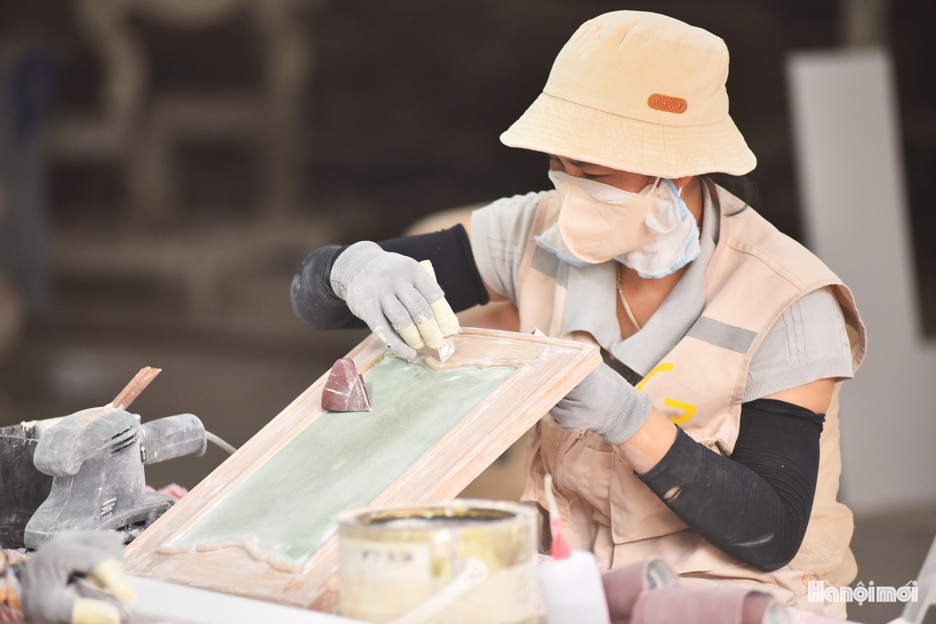 Les villages de menuiserie contribuent à créer des emplois stables pour des millions de travailleurs. Au lieu de devoir quitter leur ville natale pour gagner leur vie, de nombreuses personnes peuvent y rester pour travailler, préserver les traditions culturelles locales et s'assurer un revenu stable.