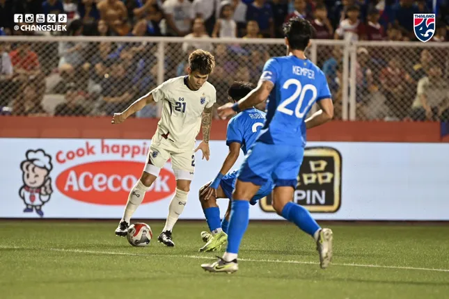 Thailands Team wurde vor dem Schlüsselspiel der Qualifikation zum Asien-Pokal 2027 von seinen Gegnern ausgetrickst. Foto 2