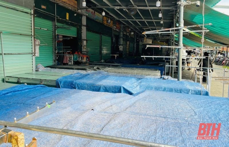 “Áp lực kép”: Hàng loạt hộ kinh doanh cá thể đóng cửa