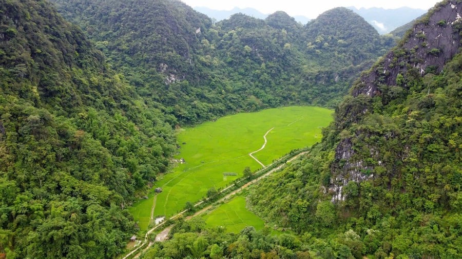"Cổng nhà trời" Kho Mường